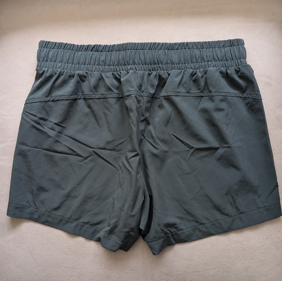 NWT Zella Take a Hike Trail Shorts - size S - Picture 5 of 6